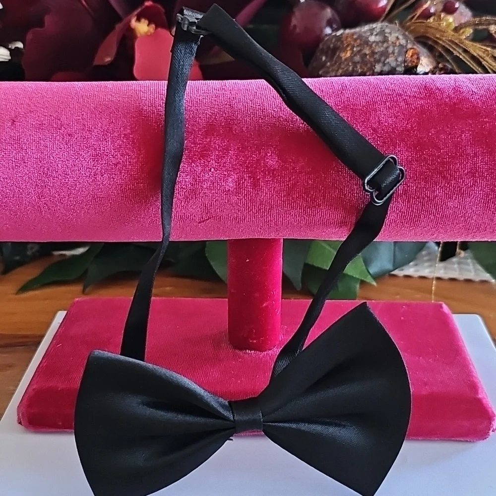 Elegant Black Bow Tie